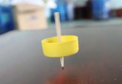 diy小瓶盖陀螺制作方法教学