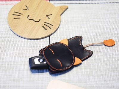 diy手缝皮革小猫车钥匙包