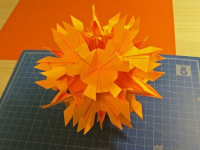 DIY好看的黄金五角星花球折纸教学