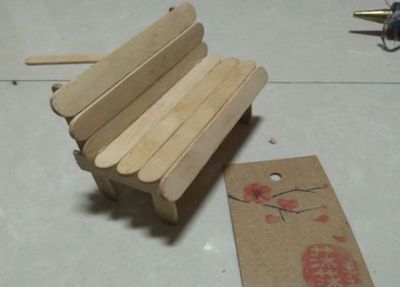 拿雪糕棒做手工DIY简单长椅教学