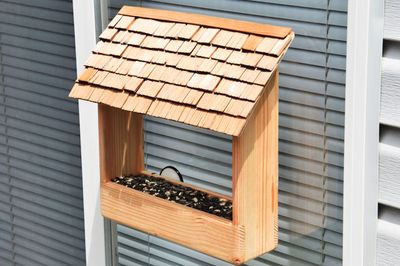 木工制作：DIY挂窗鸟类喂食观察屋