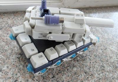 旧键盘改造儿童坦克车玩具