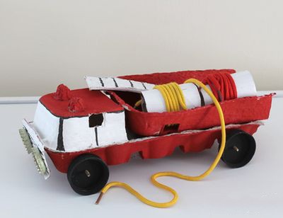 环保的幼儿园手工玩具消防车制作方法