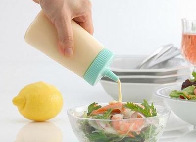 饮料瓶变废为宝做尖嘴挤花瓶