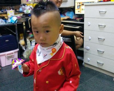 孩子旧衣服DIY温暖牌宝宝三角巾