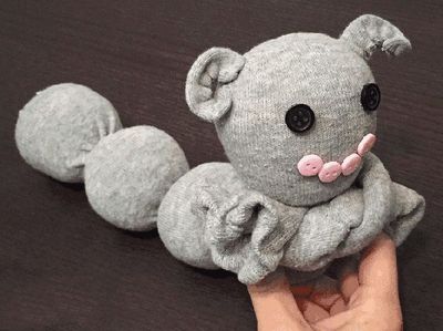 小孩子穿过的袜子变身毛毛虫玩偶