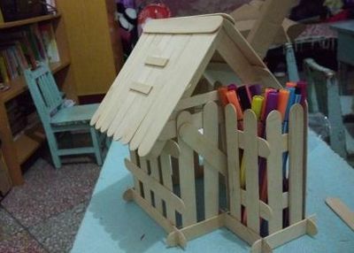 DIY冰棍棒木头小屋笔筒制作详解