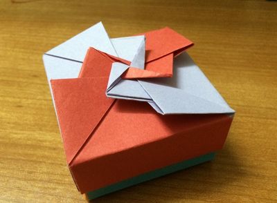 怎么折纸制作四色风车礼盒