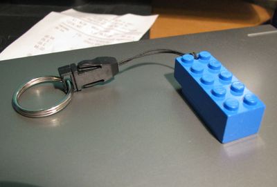 LEGO积木新玩法，用乐高积木组装你的个性U盘