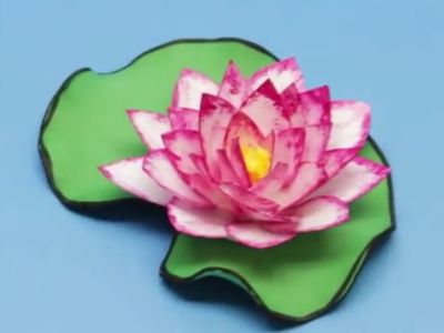 废塑料瓶DIY皎洁无瑕荷花摆件