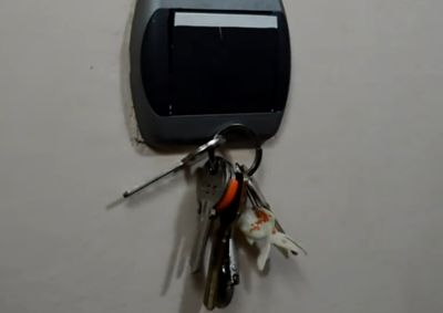 墙壁开关插座改装出门钥匙提醒带挂钩
