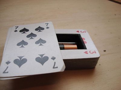 利用废扑克牌DIY隐私小宝盒