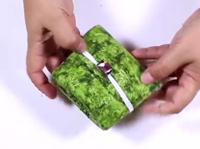 使用酸奶瓶变废成宝做好看收纳盒