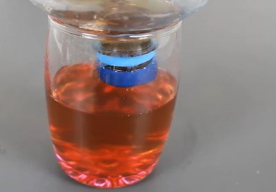 使用矿泉水瓶子制作茶叶茶渣过滤筛子
