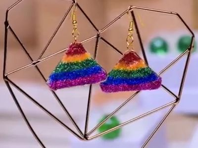 易学好做的DIY闪粉三角吊件耳环