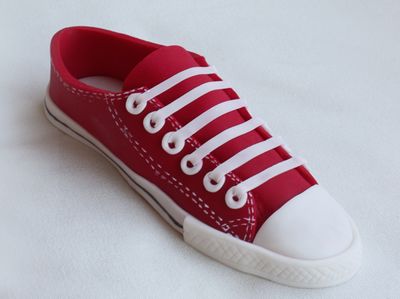 红色粘土仿布板鞋手工小作品做法教程