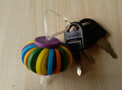 DIY输液管捆绑可爱瓶盖灯笼钥匙扣挂件