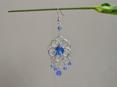 简单的手编蓝宝石吊坠耳环