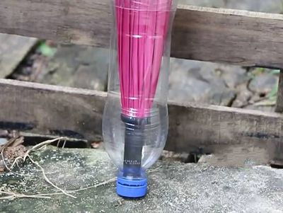 怎么用矿泉水瓶制作可伸缩便携雨伞套