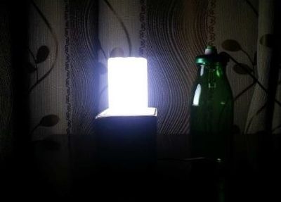 使用废弃酸奶杯子制作LED小夜灯