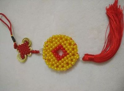 DIY精美的串珠铜钱车挂图解