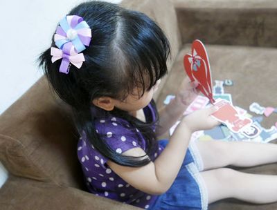 怎么给小女儿做漂亮棒棒糖发夹