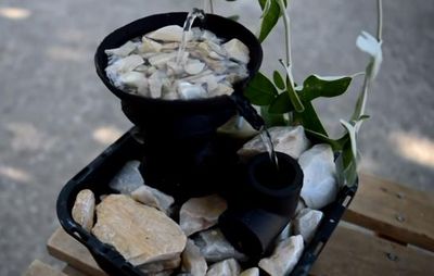废旧玩具里拆出马达做DIY水陆缸水泵