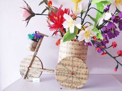 奶粉桶改造成三轮车桌面摆花器