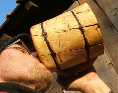 如何利用橡木手工自制原木酒杯