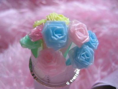 如何DIY吸管编织玫瑰花朵