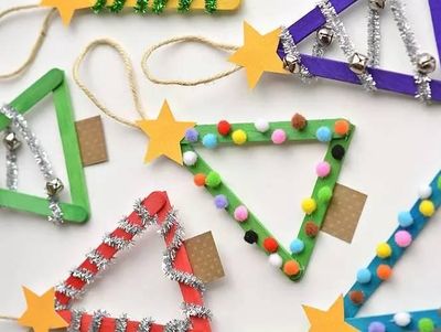 简单的幼儿园手工冰棍棍圣诞树挂件作品