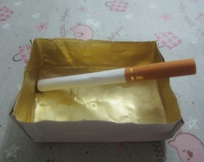 教你用香烟盒锡纸制作折纸烟灰缸