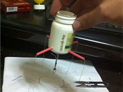 用废药瓶DIY钓鲢鳙用悬浮式水怪