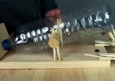 手工达人教你DIY饮料瓶老鼠笼解说