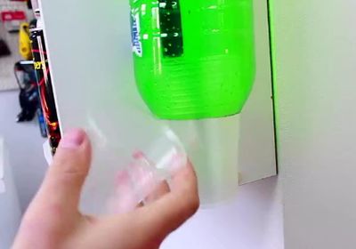 如何自制一次性杯子纸杯架壁挂取杯器