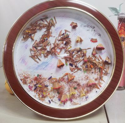 幸福乐活:当铅笔屑遇上挂钟框_diy铅笔屑装饰画