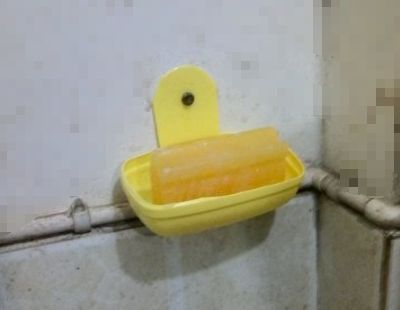 废洗涤剂瓶变DIY肥皂盒