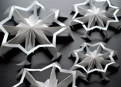 折纸入门教程学做圣诞节叠纸八角形雪花挂饰