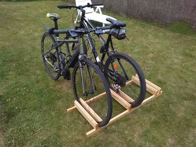 DIY自行车木板停车卡位器