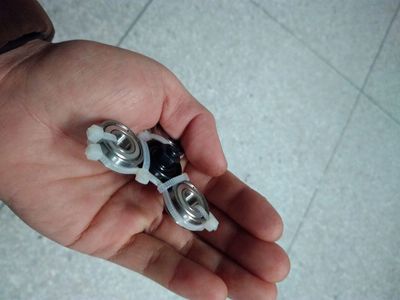 最经典的DIY三叶手指陀螺制作图解
