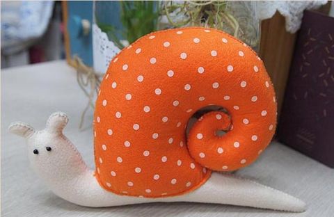 教你怎么缝制做可爱舒适的蜗牛手工靠枕