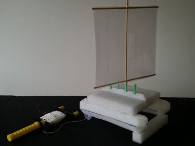 利用废品DIY双体玩具泡沫帆船