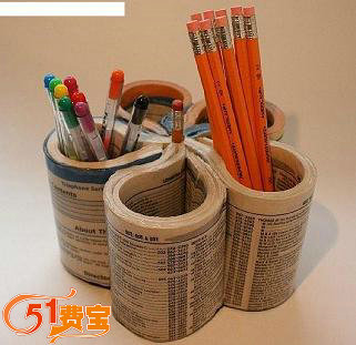 51费宝废品回收利用之用旧书制作简单实用的多格笔筒