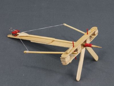 制作diy橡皮筋玩具十字弓