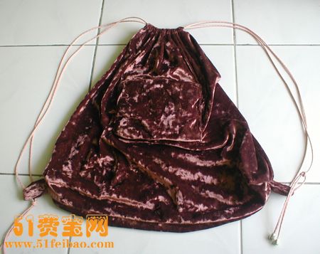 旧裙子如何做成拉绳背包