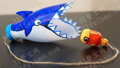 空塑料瓶diy大鱼吃小鱼游戏玩具