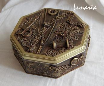 DIY改造旧月饼罐做成古铜色的复古线轴收纳盒