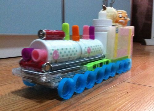 儿童手工课：废物旧物做老式火车头玩具