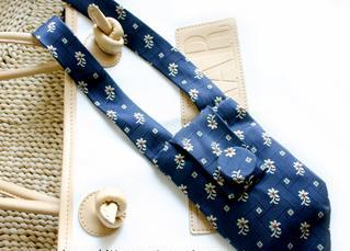 如何利用旧领带制作迷你小挎包
