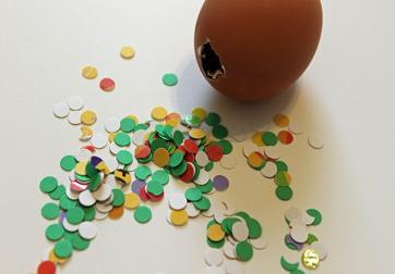 儿童手工课，如何制作七彩珍宝蛋玩具